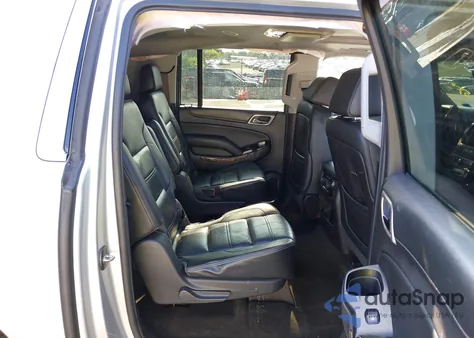 2015 GMC Yukon Xl 1500 Denali z USA, uszkodzony, nr VIN 1GKS2JKJ8FR674789